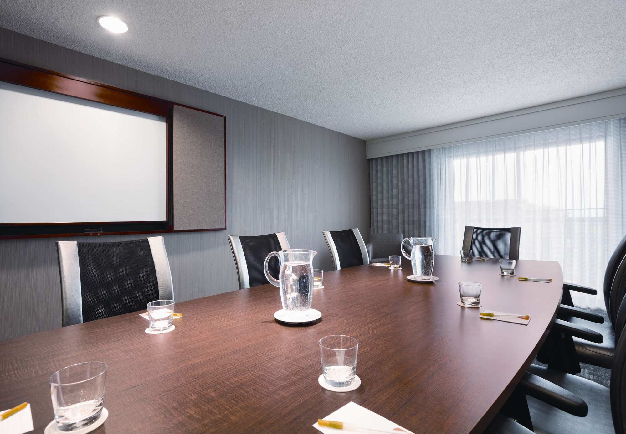 Фото Courtyard by Marriott Layton