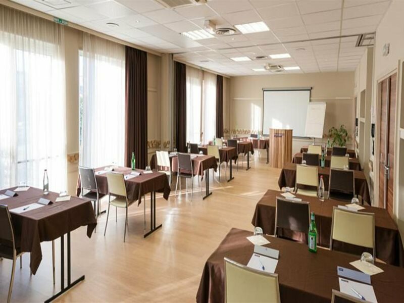 Фото ibis Styles Strasbourg Nord PdC 