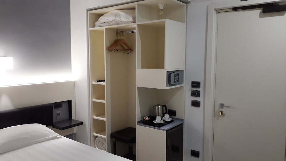 Фото Crosti Hotel