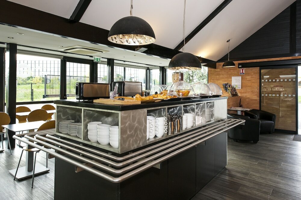 Фото The Originals Access, Hôtel Bordeaux Aéroport