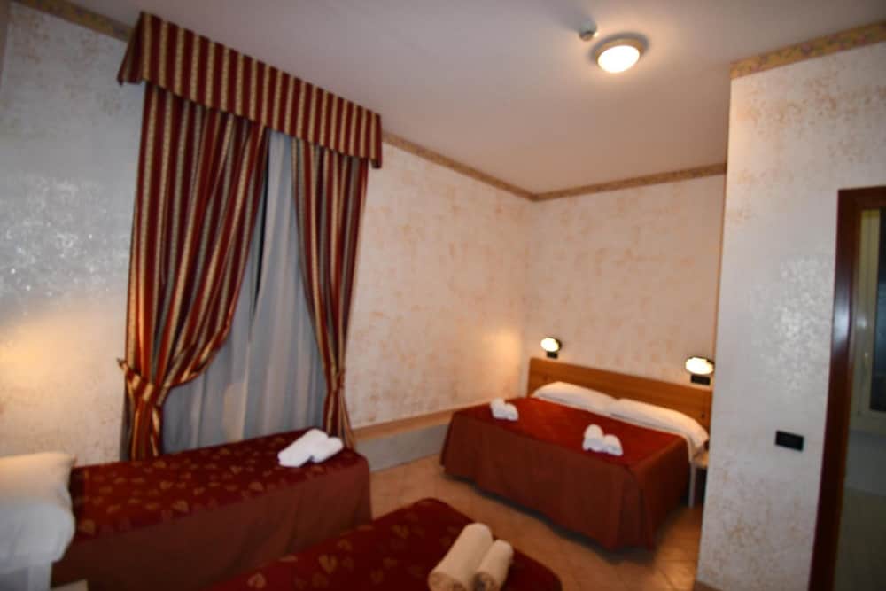 Фото Hotel Ferrarese