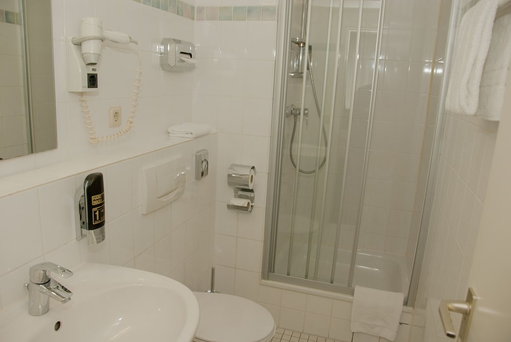 Фото Elbbrücken Hotel