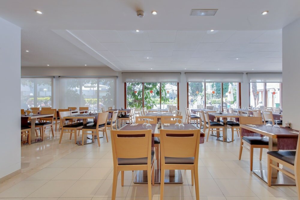 Фото Hotel Garbí Park 