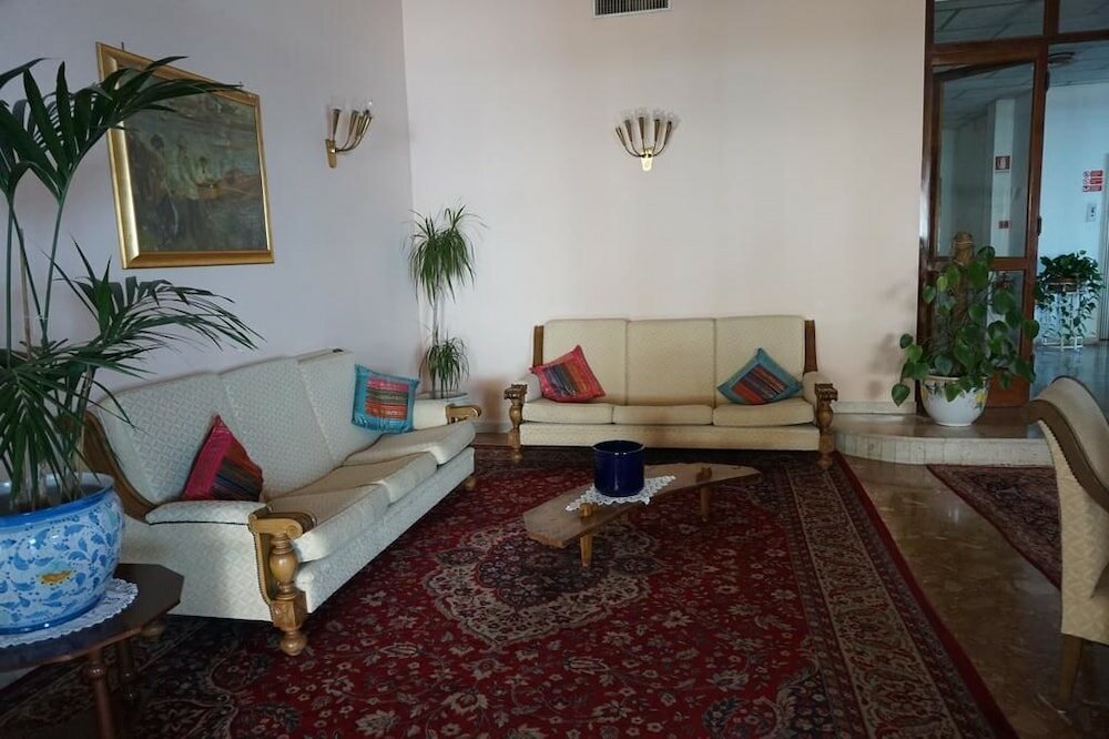 Фото Hotel Mediterranee