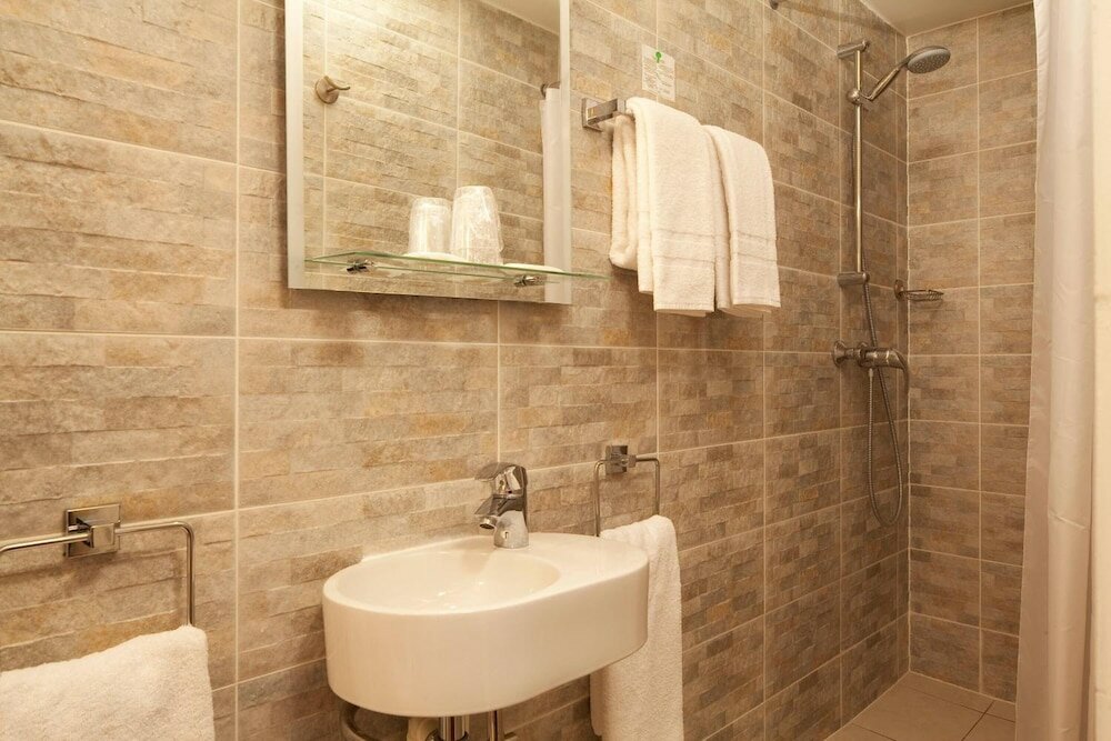 Фото Hôtel Londres Saint Honoré