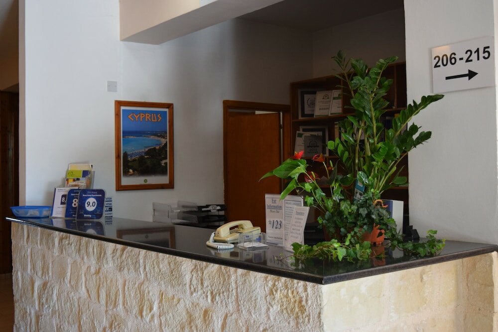 Фото Anna Hotel Apartments