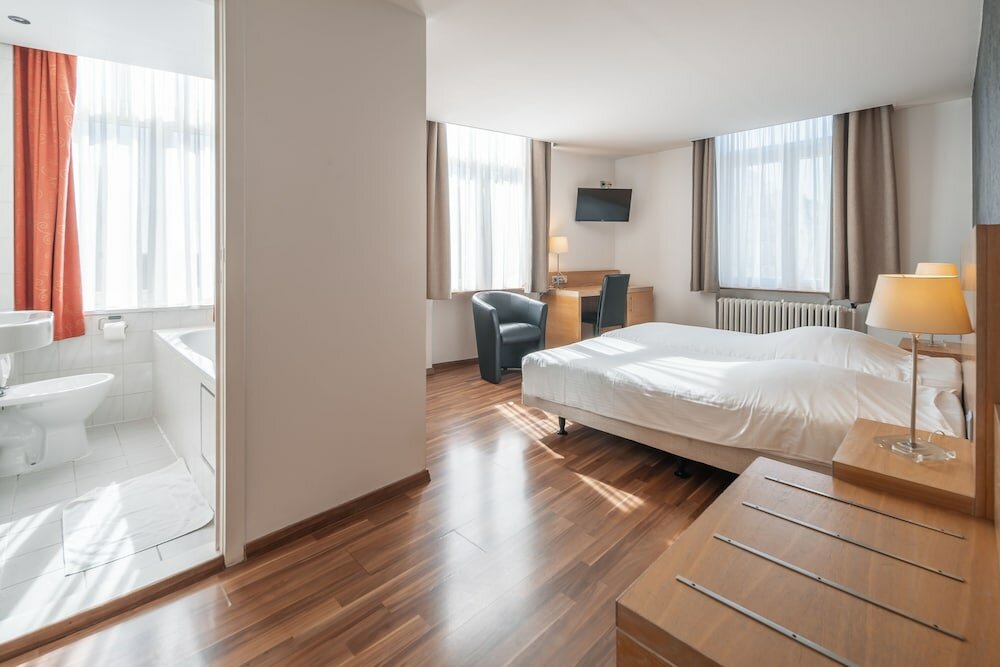 Фото Hotel Du Parc