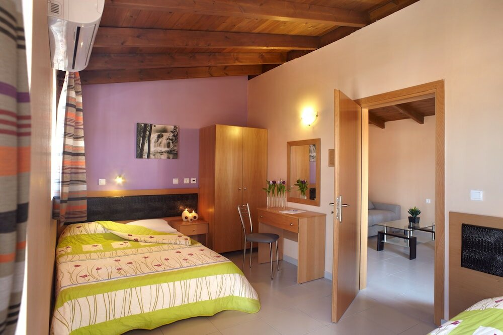 Фото Marietta Hotel & Apartments