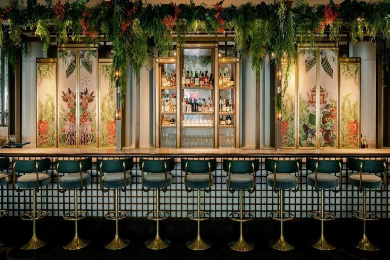 Фото The Trafalgar St. James London, Curio Collection by Hilton