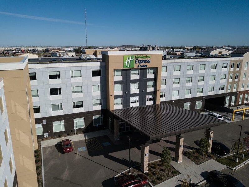 Гостиница Holiday Inn Express & Suites West Edmonton - Mall Area, an Ihg Hotel в Эдмонтоне
