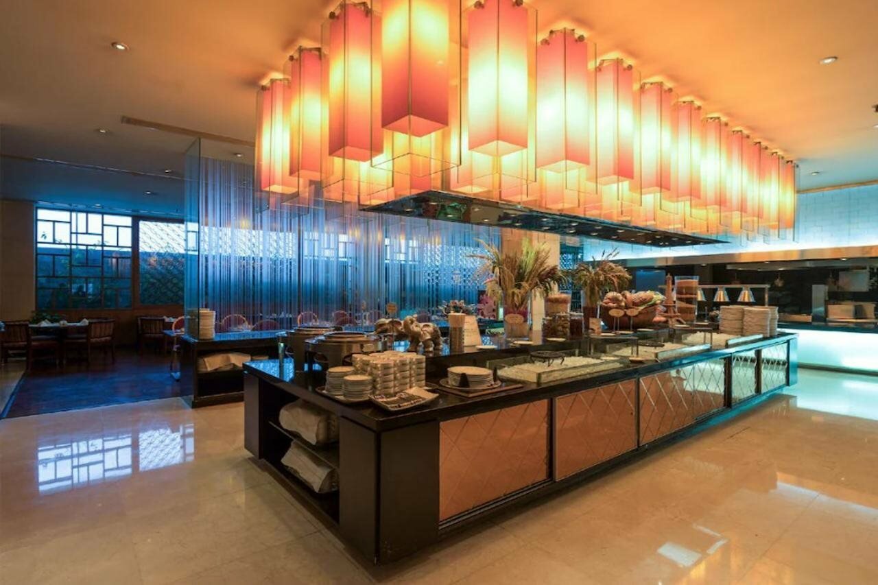 Фото Jinglun Hotel