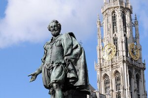 Гостиница Hilton Antwerp Old Town