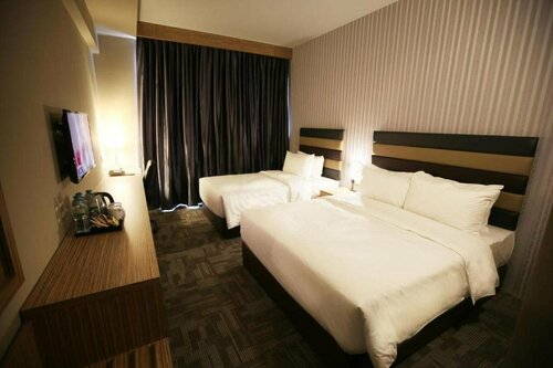 Внешний вид отеля Sem9 Senai ''Formerly Known AS Perth Hotel в Кулае, фото 3