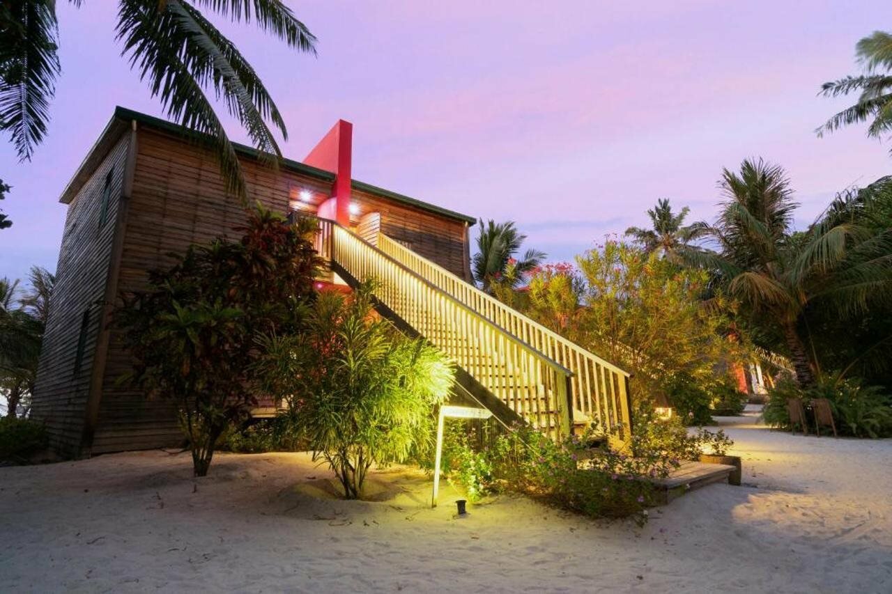 Фото The Barefoot Eco Hotel