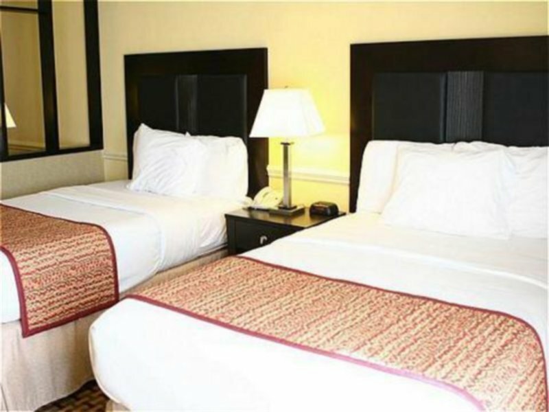 Фото La Quinta Inn & Suites by Wyndham Atlanta Airport South