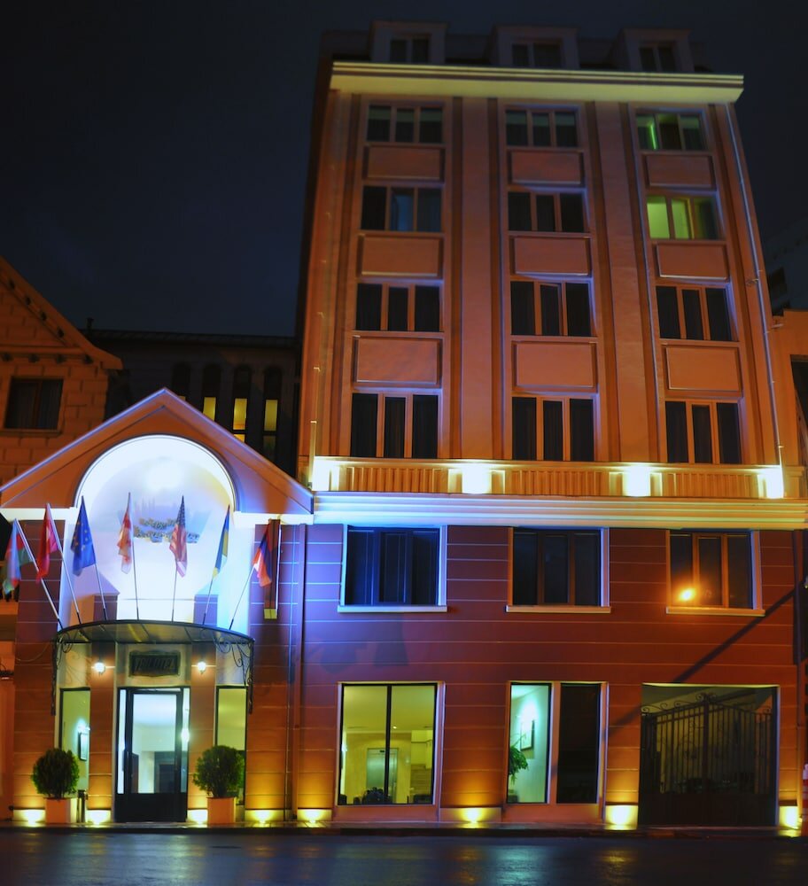 Фото отеля 1