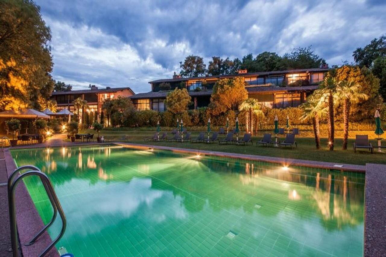 Фото отеля 1