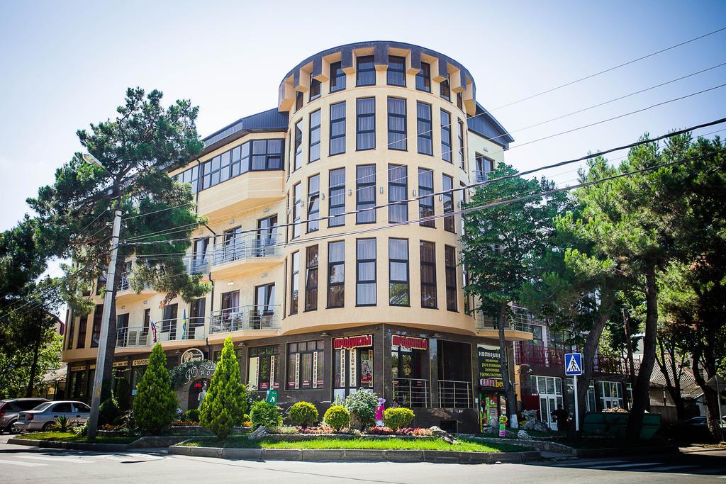 Фото отеля 1