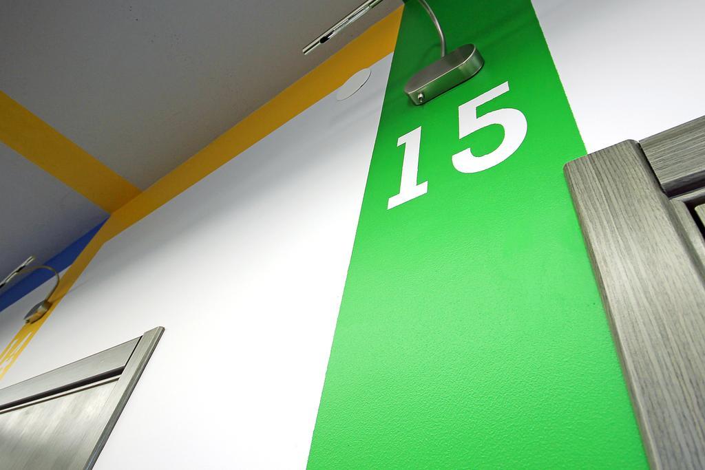 Фото Wake Hotel 1