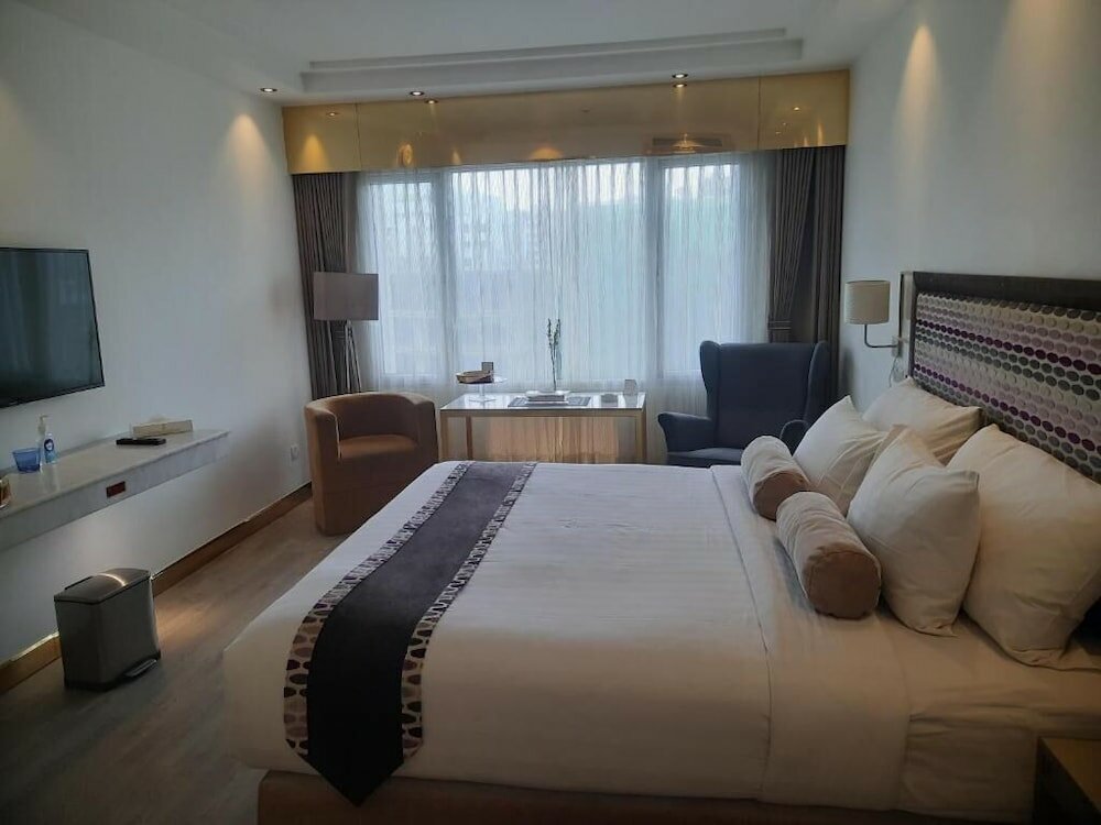 Фото Hotel Razmoni Isha Kha International