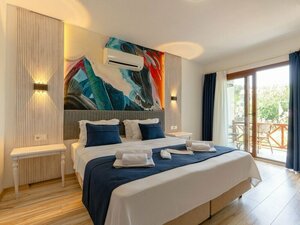Rota Hotel (İzmir, Karaburun, İskele Mah., İskele Cad., 60), hotel