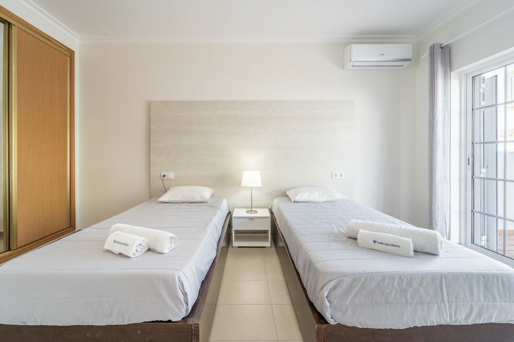 Фото Villa Lemos by HelloVacations