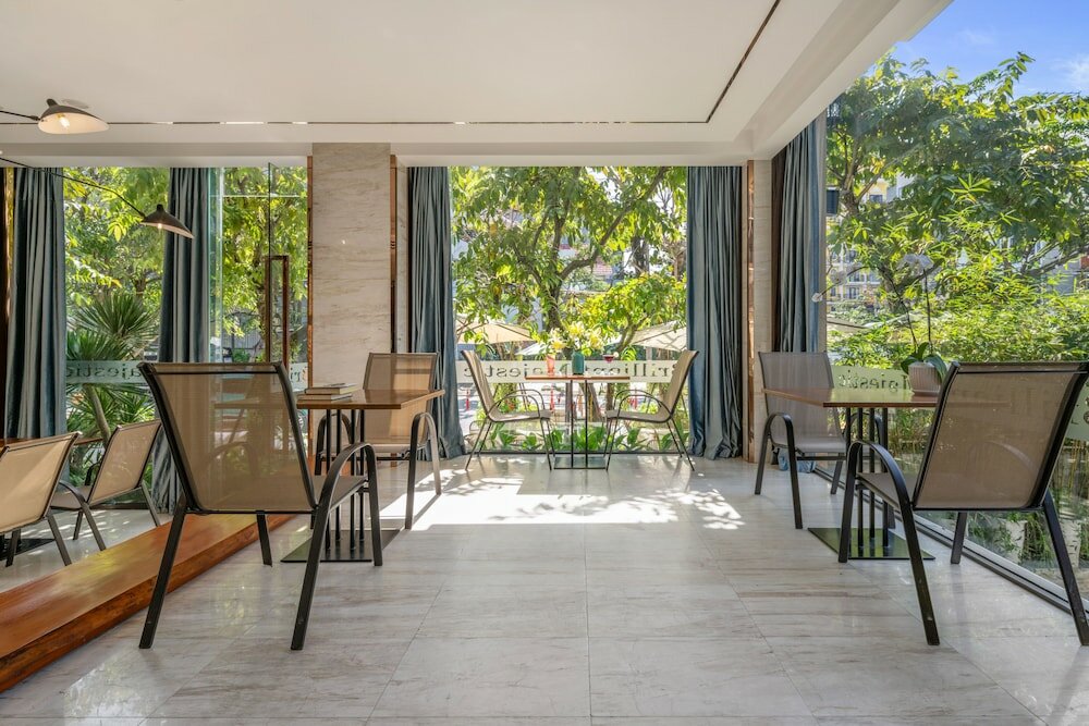 Фото Brilliant Majestic Hotel