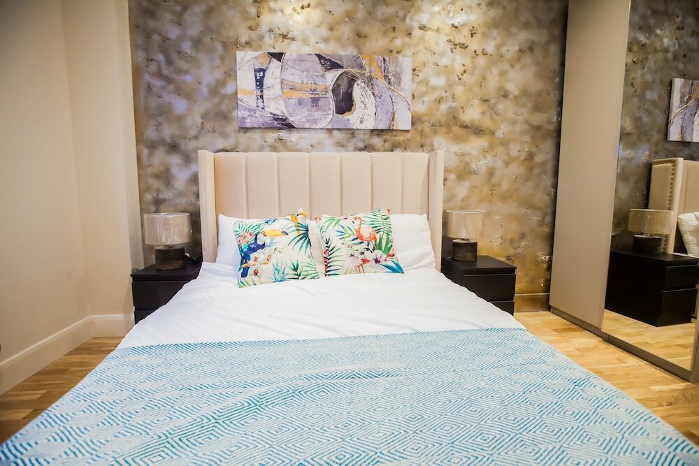 Фото Luxury Fulham 3 bedroom Garden House