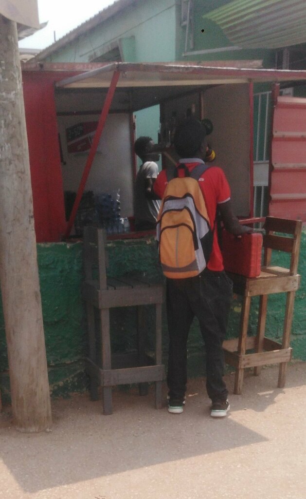 Bar, pub Roulote, Loanda, photo