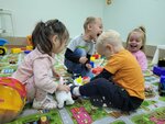 В Ритме (selo Troitskoye, mikrorayon Yasnaya Polyana, Shkolny bulvar, 5), centro de desarrollo infantil