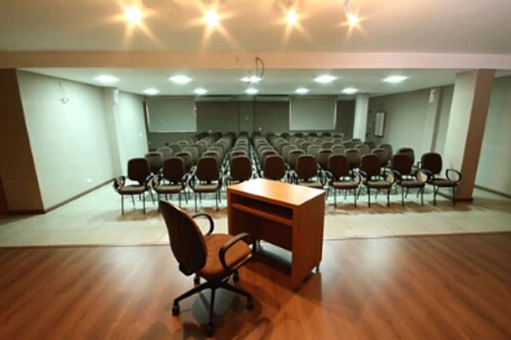 Фото Alphonsus Hotel