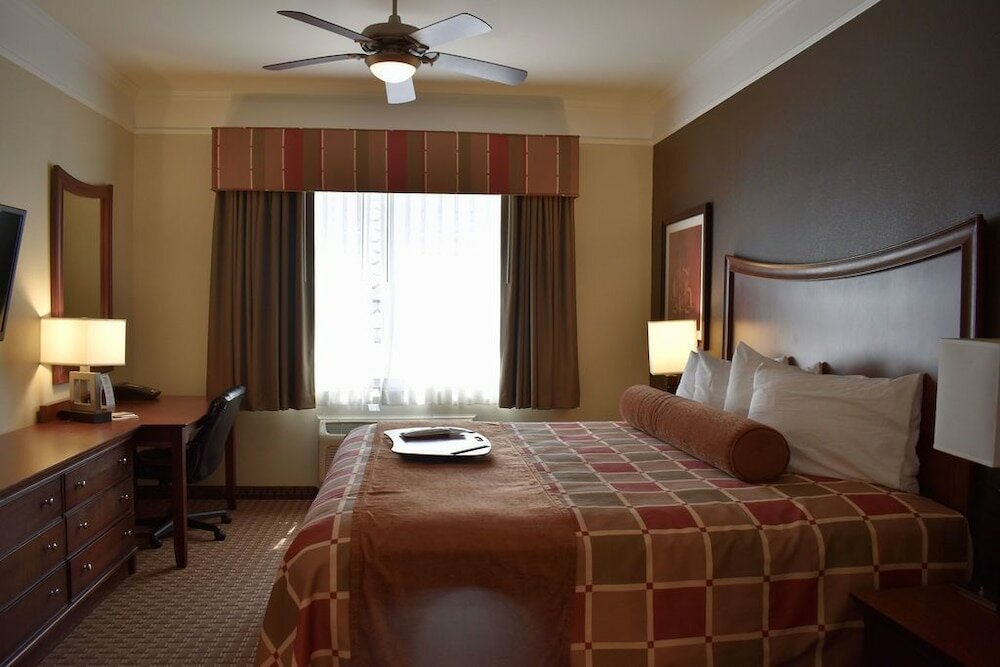 Фото Best Western Plus Easton Inn & Suites