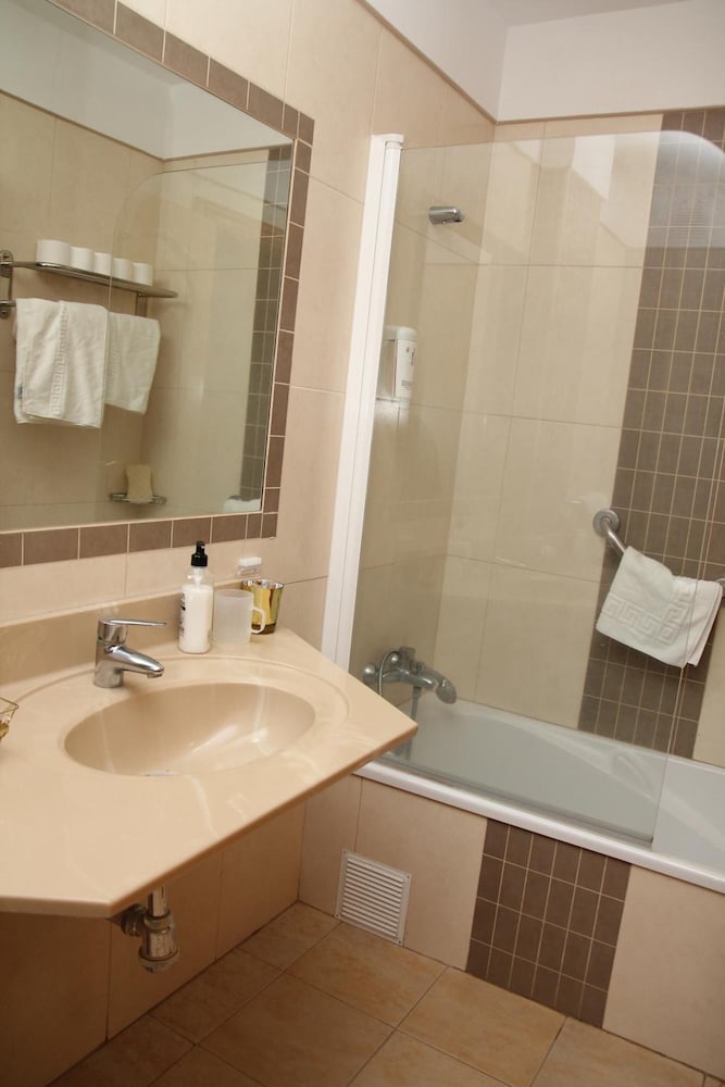 Фото Skyview Hotel