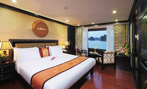 Гостиница Scarlet Pearl Cruises в Халонге