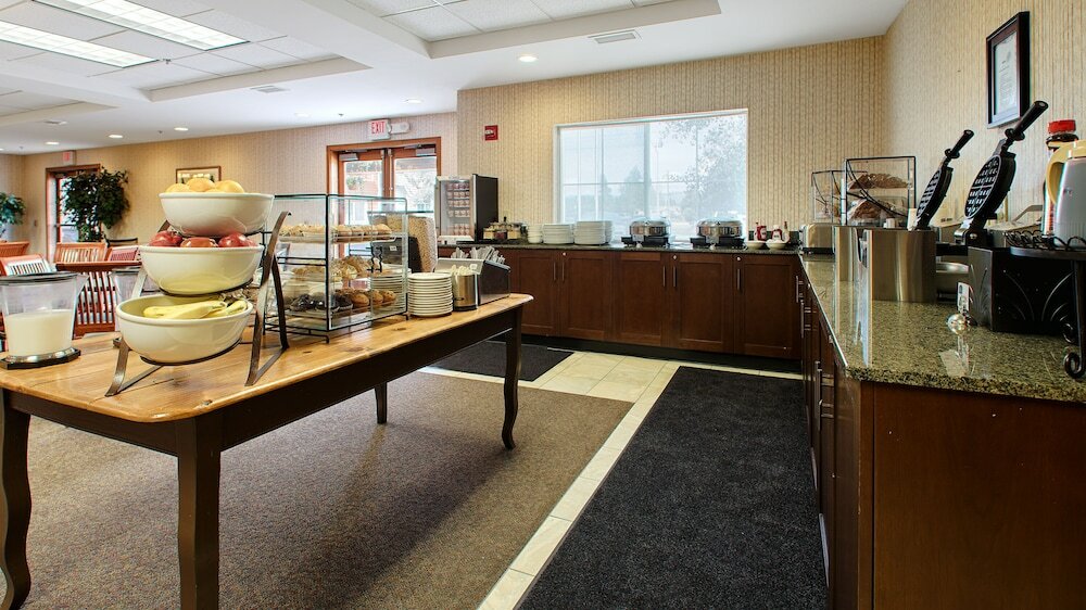 Фото Best Western Rocky Mountain Lodge