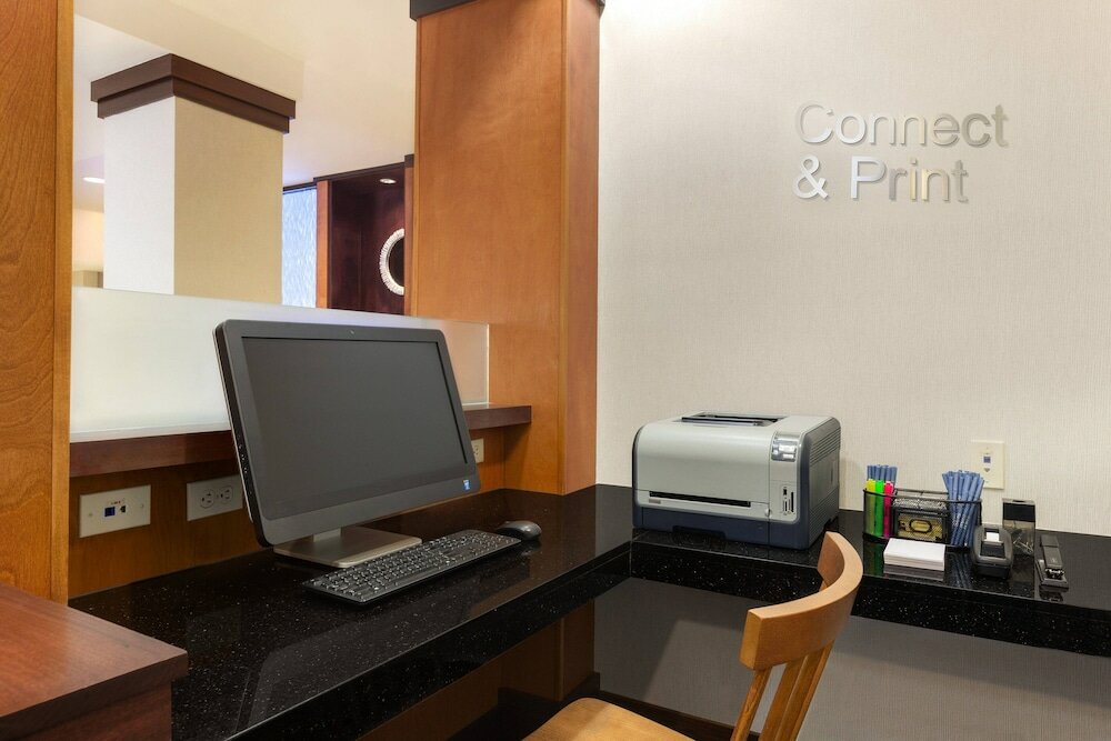 Фото Fairfield Inn & Suites Jacksonville West/Chaffee Point