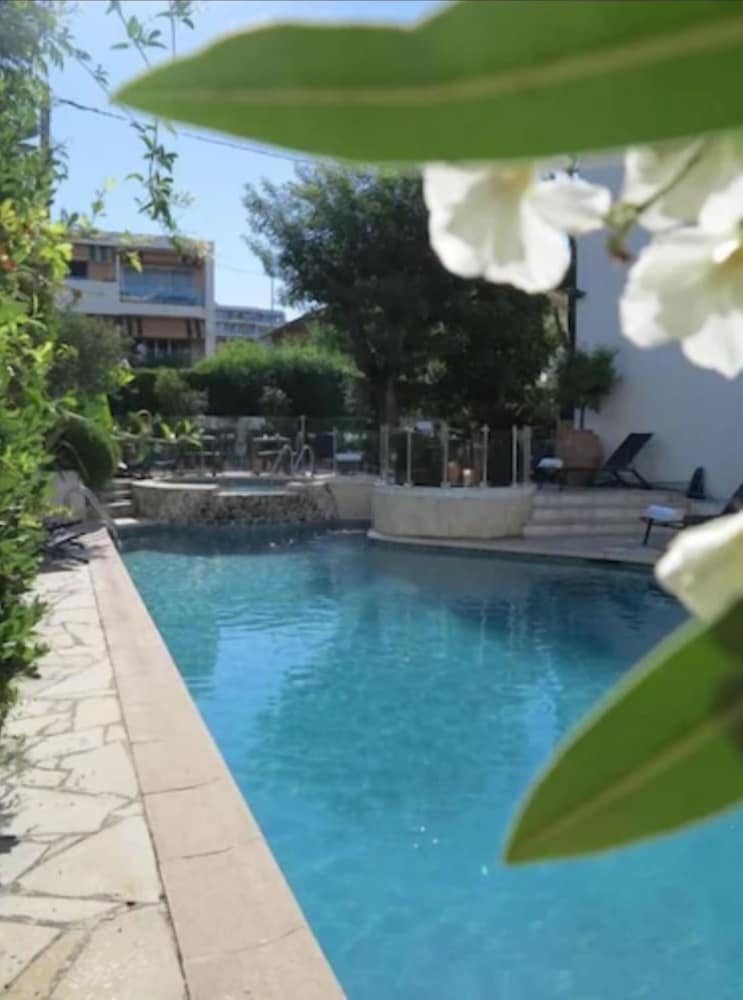 Фото La Villa Cannes Croisette