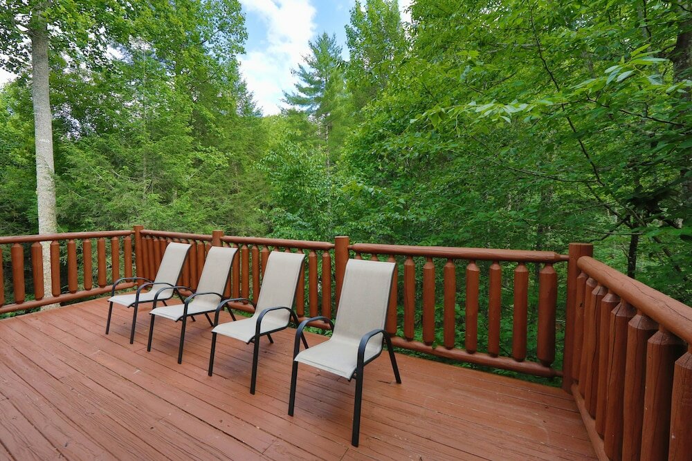 Фото Majestic Manor - Five Bedroom Cabin