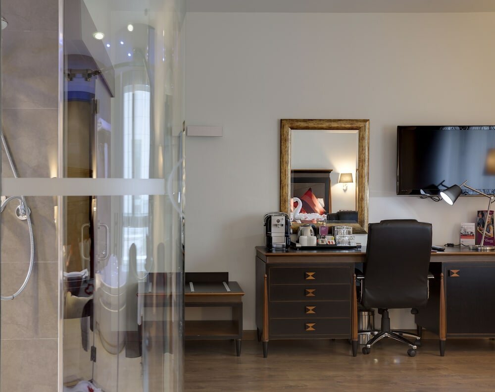 Фото Crowne Plaza Madrid Airport, an Ihg Hotel