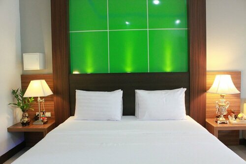 Хостел Eat n Sleep на Пхукете