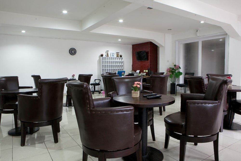 Фото RedDoorz Plus near Sukajadi 2