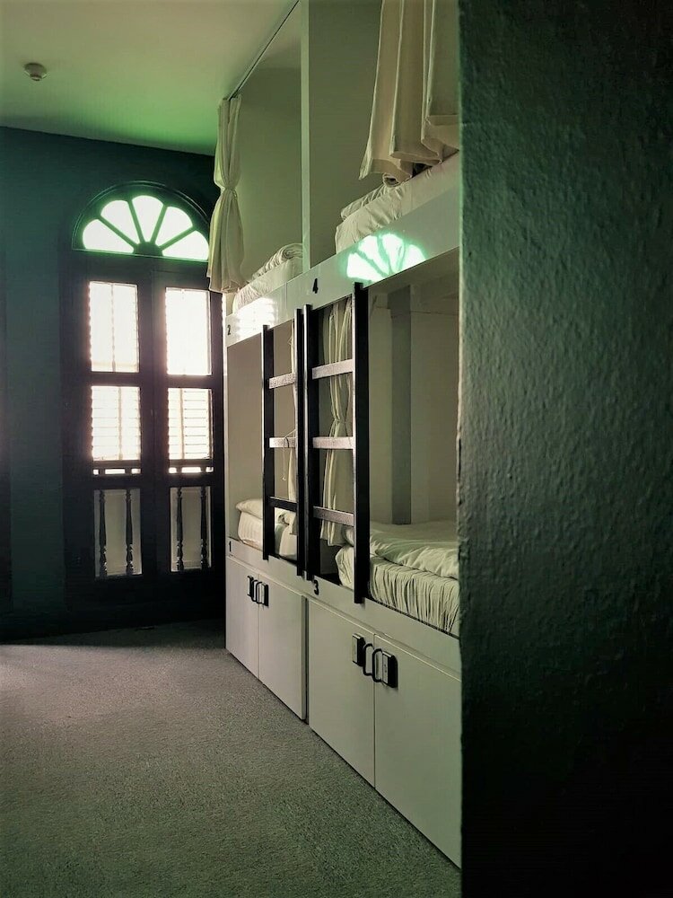 Фото Wink @ Mosque Street