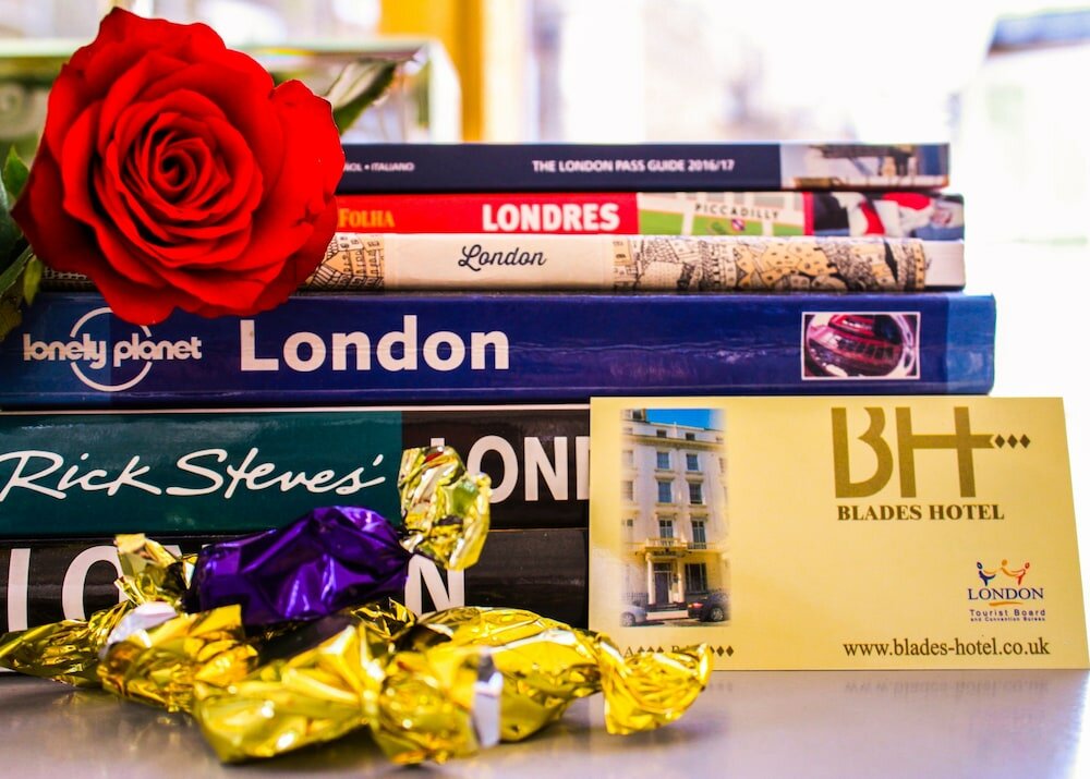 Фото Blades Hotel