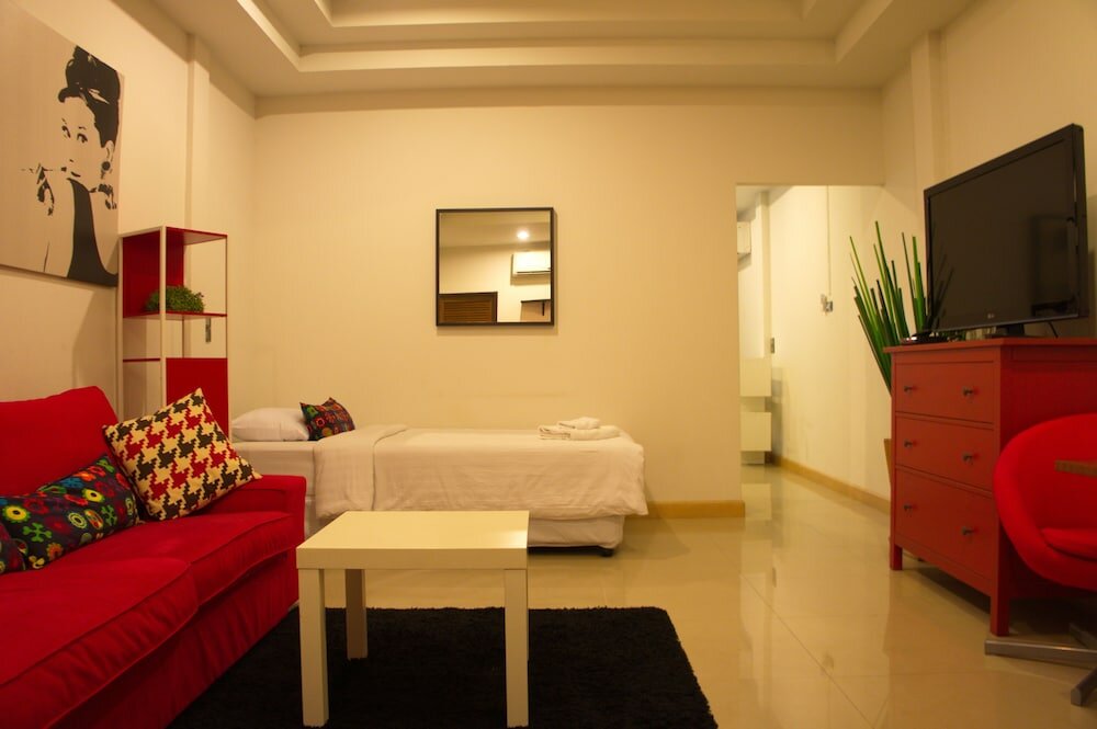 Фото Ratchadamnoen Residence