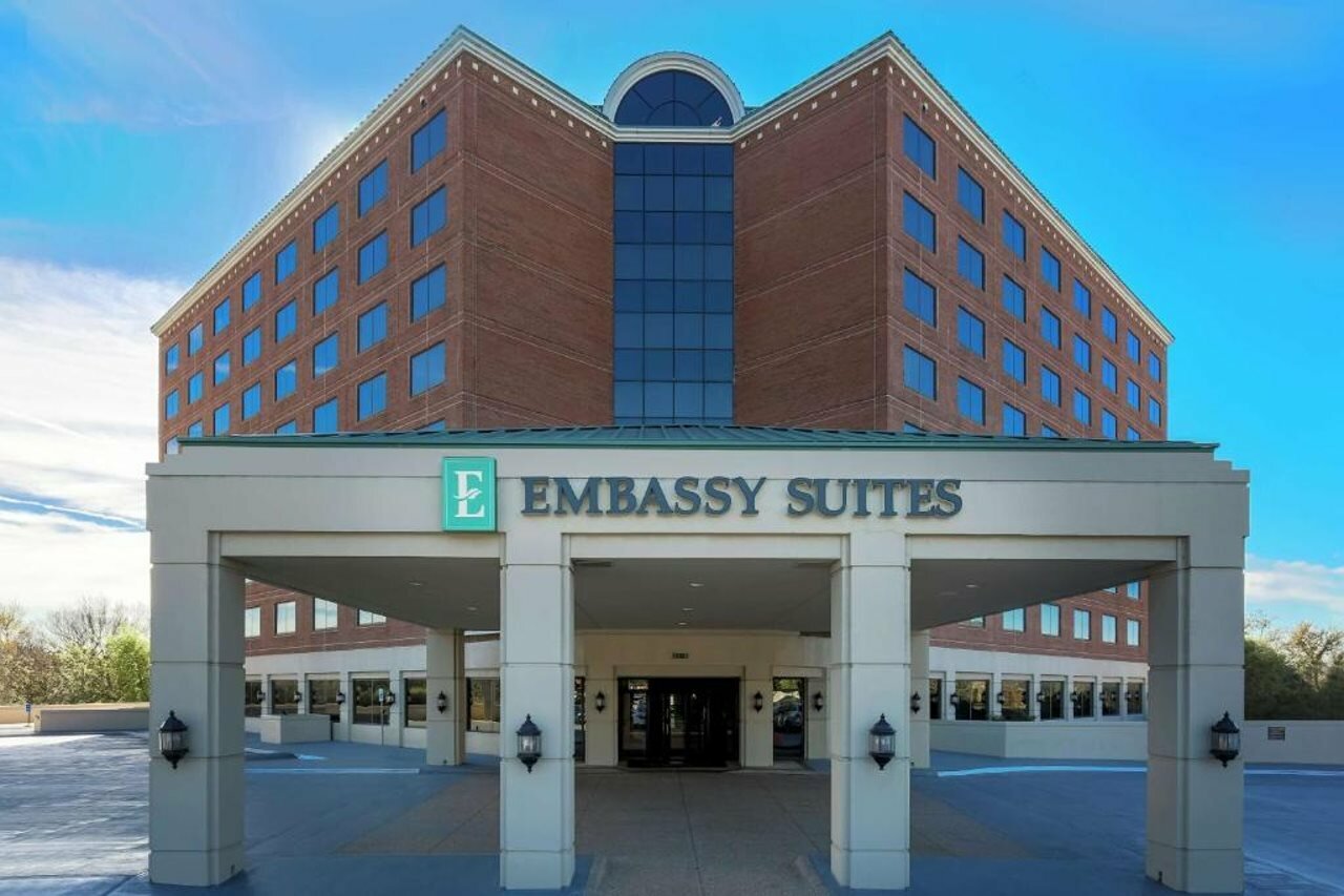 Фото Embassy Suites by Hilton Dallas Love Field