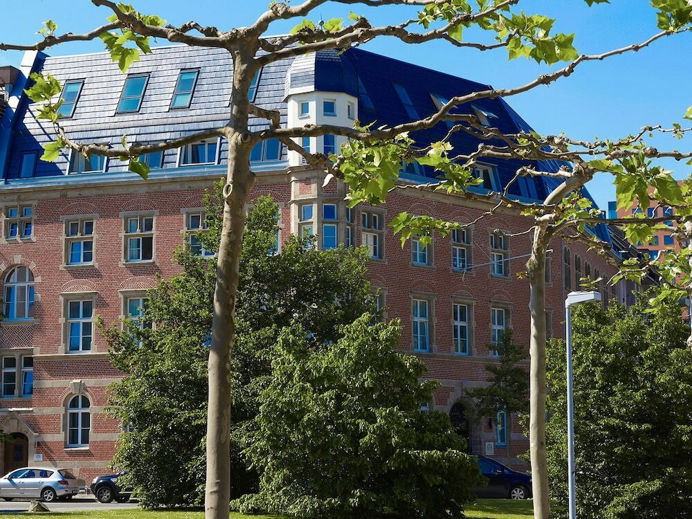 Фото The Red Apartments