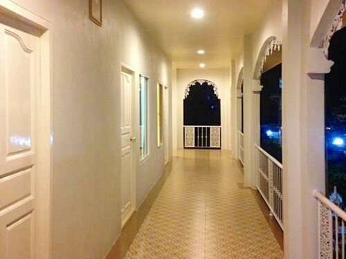 Гостиница Banlomnow Hotel в Чианграе