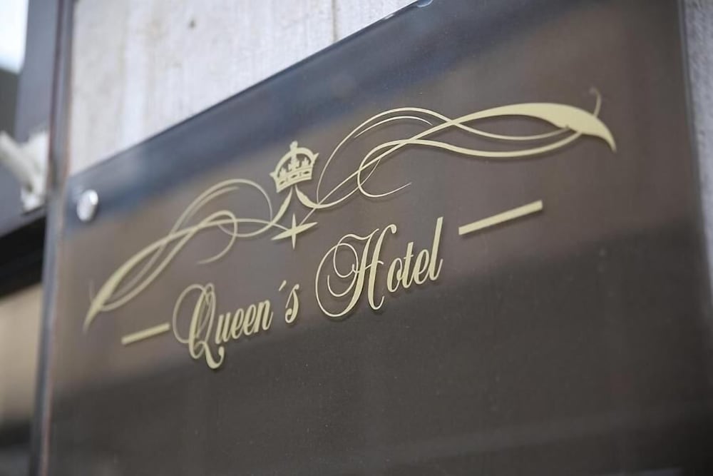 Фото Queen's Hotel by First Hotels