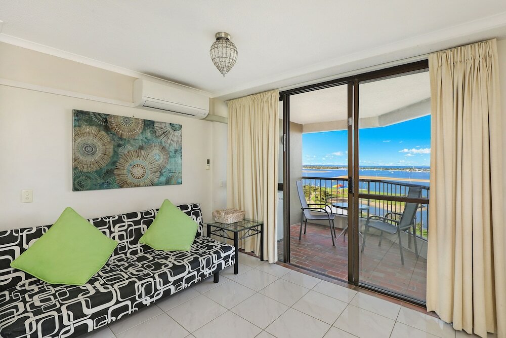 Фото Palmerston Tower Holiday Apartments