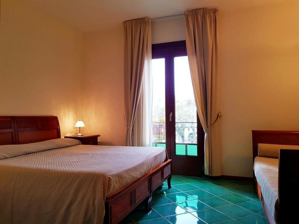 Фото Hotel Pisacane